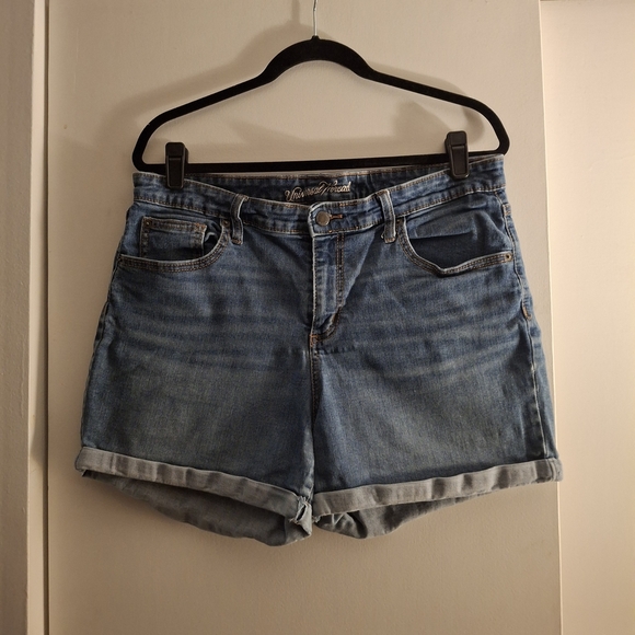 Universal Thread Women's Light Blue Distressed Jean Shorts - Picture 1 of 5